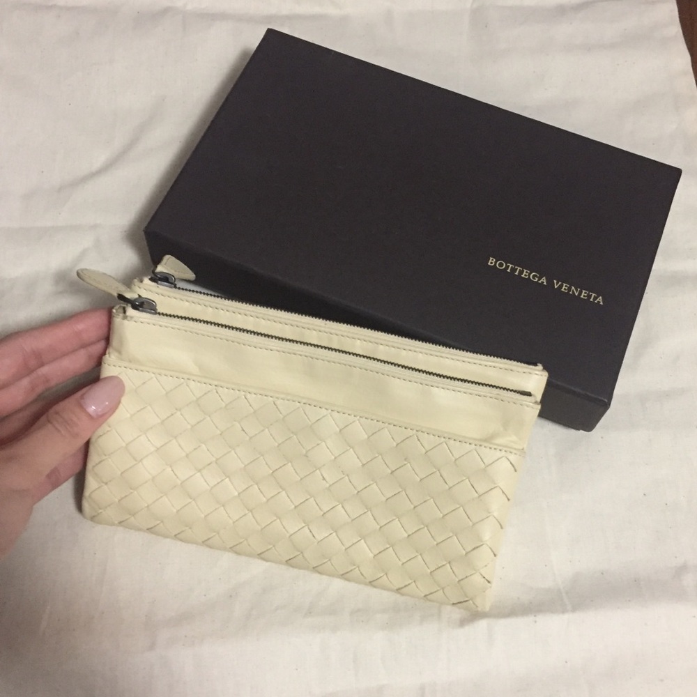 Bottega Veneta | Foldable Leather Wallet in Cream